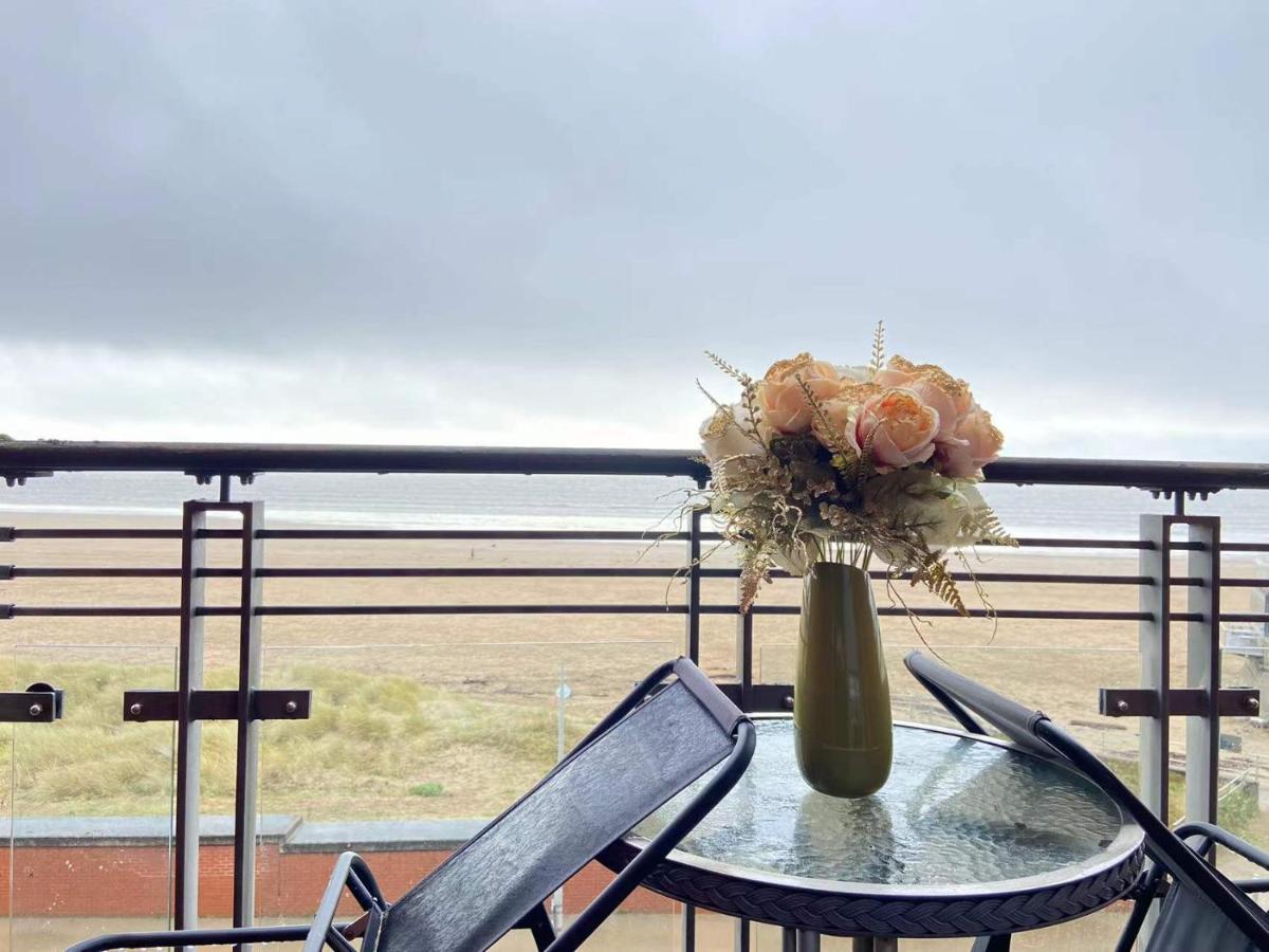 Beach Front Apt With Stunning Sea View Swansea Exterior foto