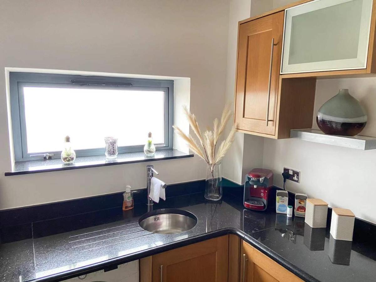 Beach Front Apt With Stunning Sea View Swansea Exterior foto